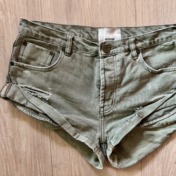 ONE TEASPOON Bandits Low Waist Denim Shorts Super Khaki Green Size 30 - Picture 3 of 7